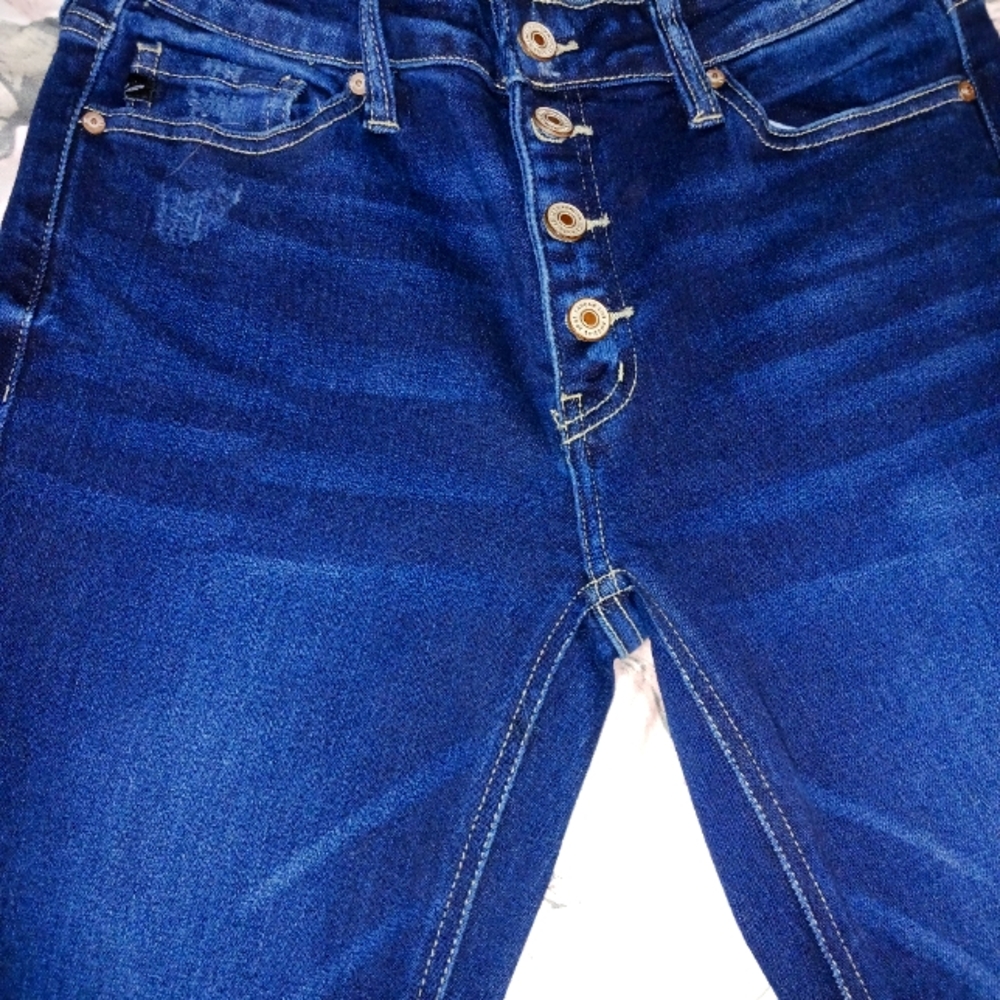 KanCan  Estillo Flare Jeans. Worn Once. In perfect condition. Slit in flares.